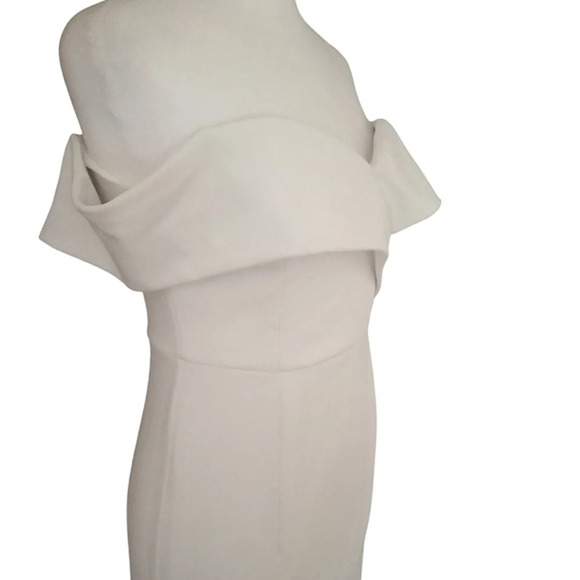 Lulu's Song of Love Floor Length Off Shoulder White Gown Size Small - Picture 6 of 10